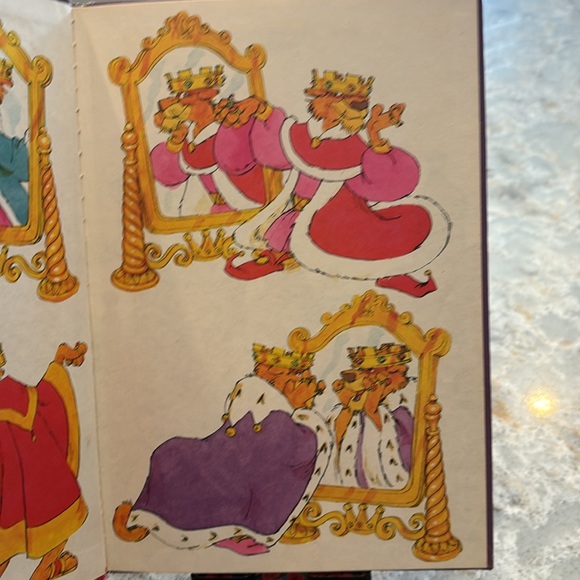 Walt Disney Productions: The Emperor’s New Clothes children’s book - Picture 5 of 7